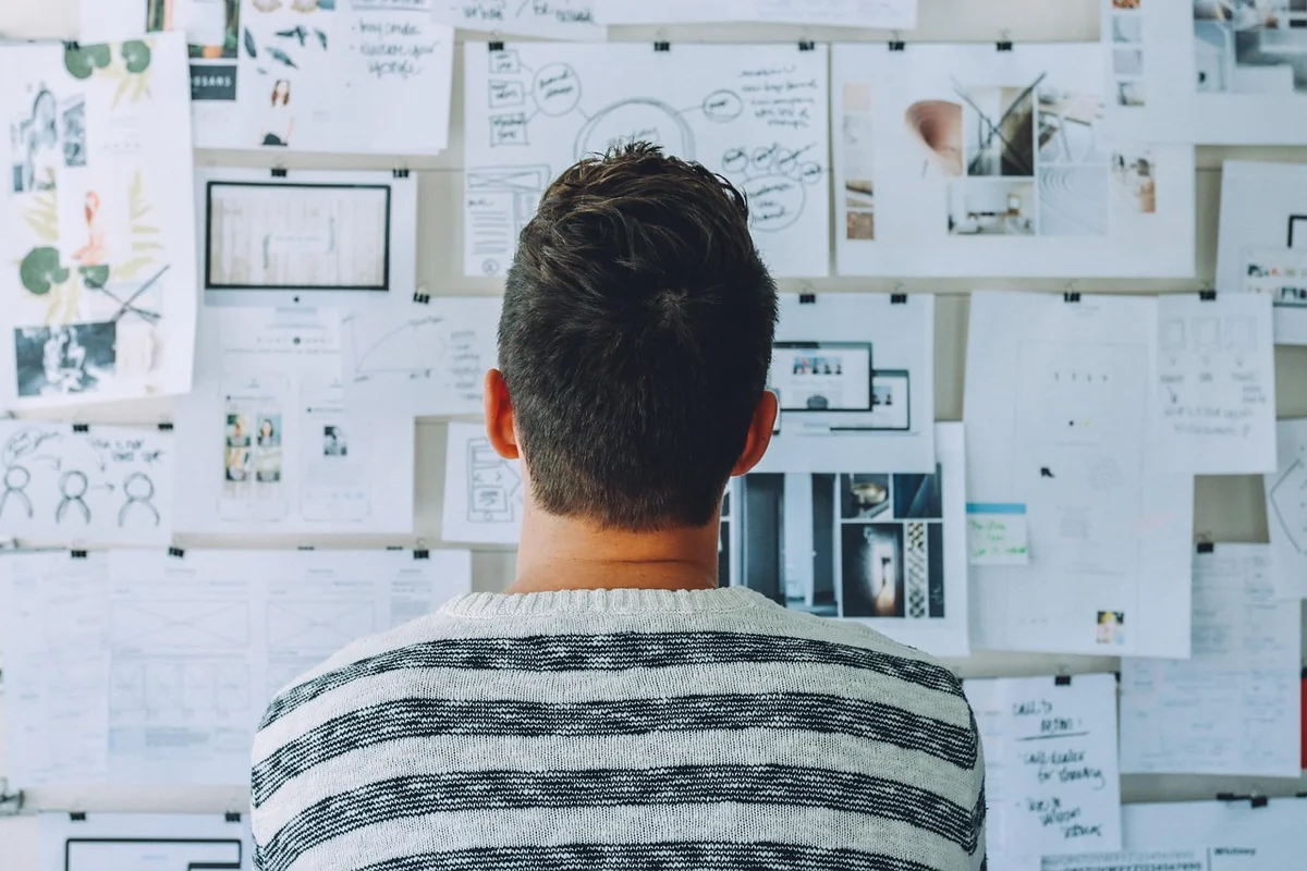 Recherche vocale : pourquoi les phrases de 15 mots dominent